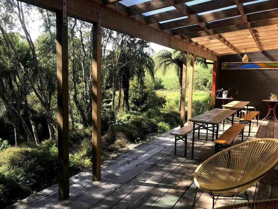 Oakura Pond Cottage - A Unique Kiwi Holiday Bach Dış mekan fotoğraf