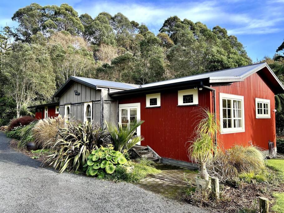 Oakura Pond Cottage - A Unique Kiwi Holiday Bach Dış mekan fotoğraf